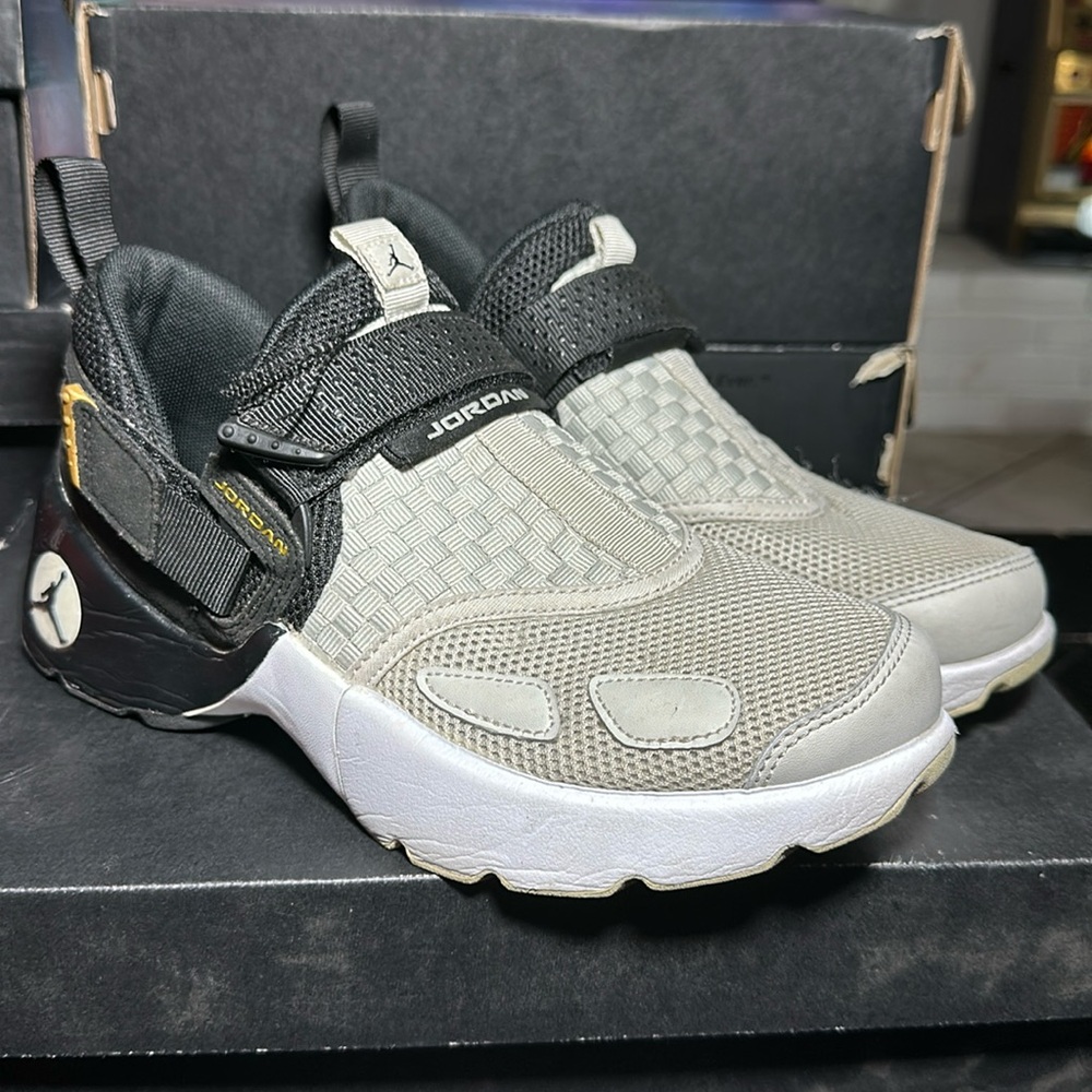 JORDAN TRUNNER LX BG Size 5.5Y
